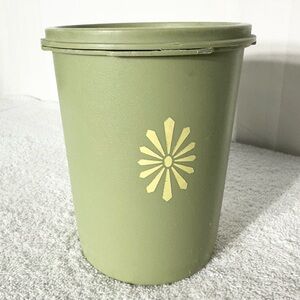 Vintage Tupperware Olive Green Servalier Stacking Storage Container W Lid